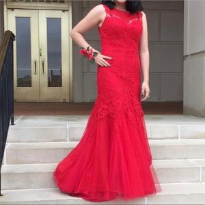 Red prom dress. Zip up, lace. Perfect condition.
